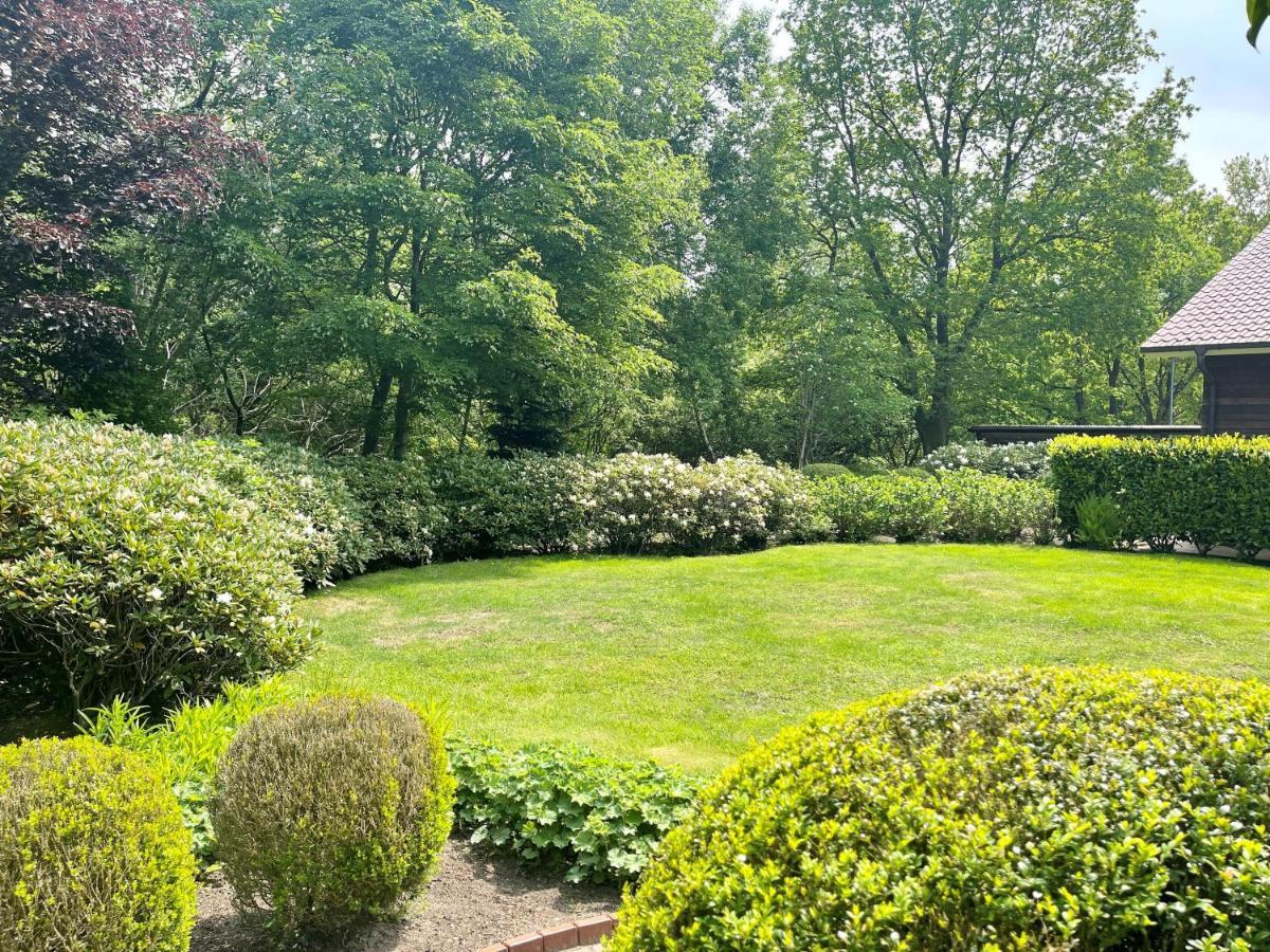 Landhaus Am Wald Mit Garten Mit 1 Schlafnische Und 1 Schlafzimmer Аурих Екстериор снимка